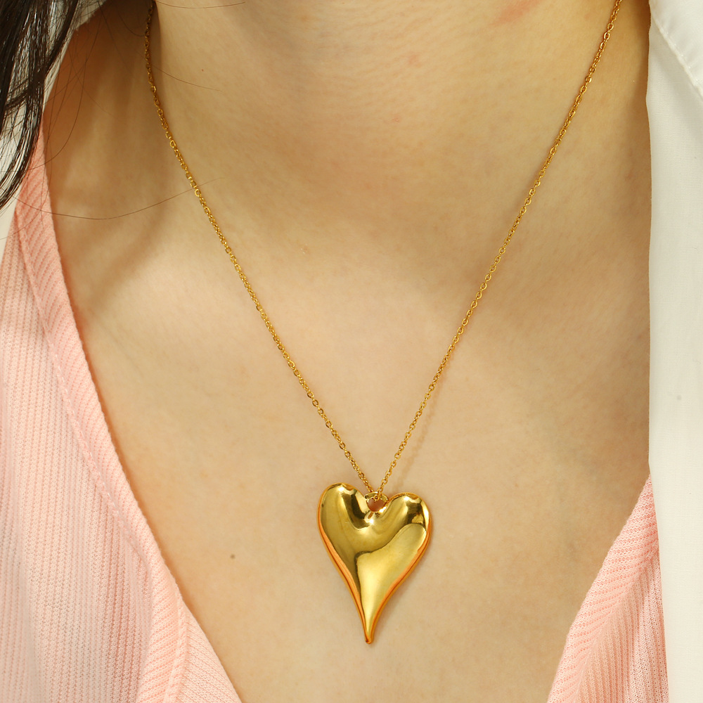 304 Stainless Steel Material Heart Shape, Flower, Fish Bone Pattern All Seasons Season 1 Piece 304 Stainless Steel 18K Gold Plated Heart Shape Flower Fish Bone Pendant