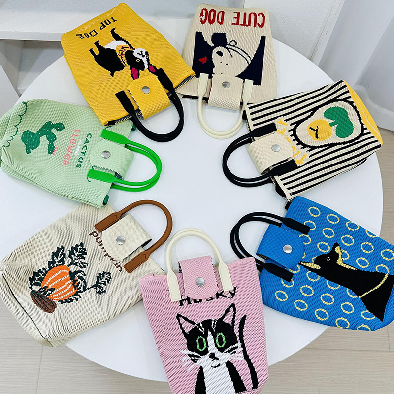 Bolso para teléfono móvil 2024 verano nuevo bolso de mensajero tejido diseño de nicho femenino fuera de la calle para jugar bolso portátil de estudiante