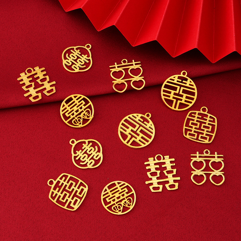 Wedding Supplies Happy Character Pendant DIY Zinc Alloy Jewelry Candy Box Happy Character Accessories Paint Big Red Double Happiness Pendant Wedding Supplies Happy Character Pendant DIY Zinc Alloy Jewelry Candy Box Happy Character Accessories Paint Big Red Double Happiness Pendant