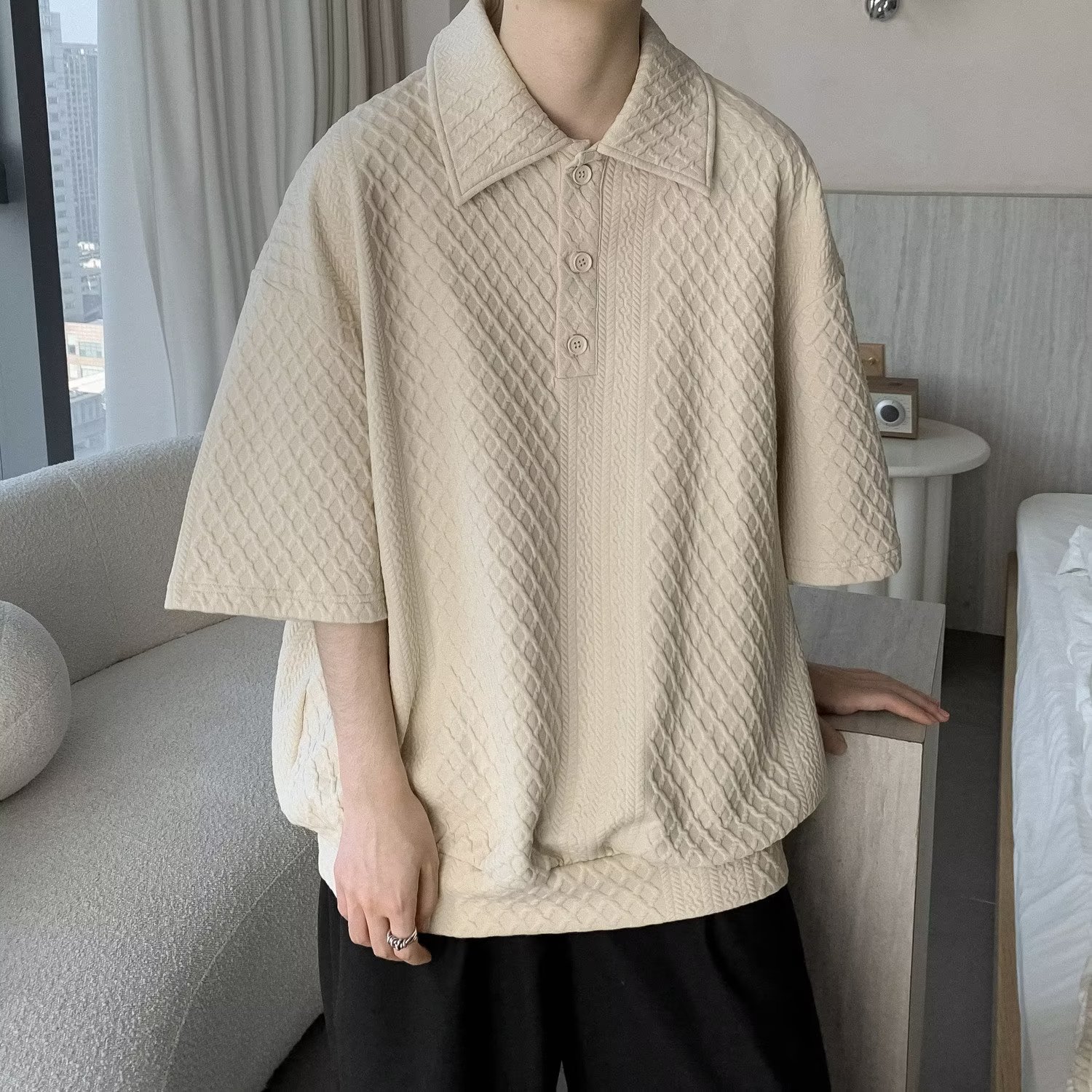 Estilo coreano de moda Polo de manga corta Camisa de verano de los hombres de punto de textura suelta solapa camiseta de diseño sentido nicho media manga