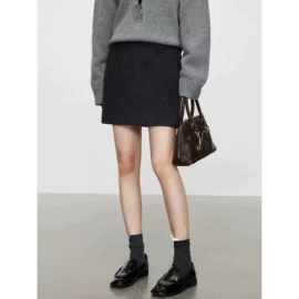 女式衬衫;女式针织衫;半身裙