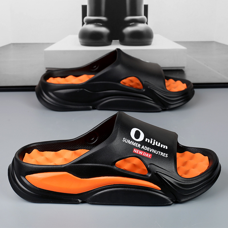 Zapatillas pareja verano 2025 nuevo estilo casual ropa exterior suela gruesa ligera pisando mierda chanclas de vadeo en la playa para hombres