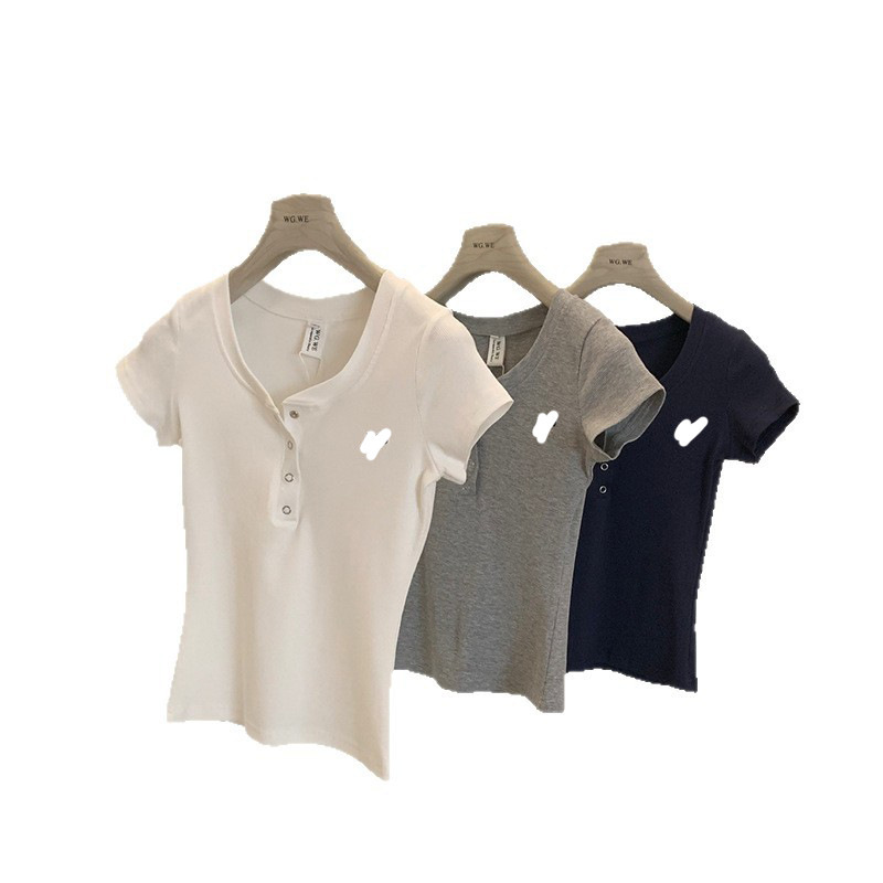 WGWE5854 レター刺繍ヘンリーカラー半袖Tシャツ スリムフィットデザイントップス|undefined