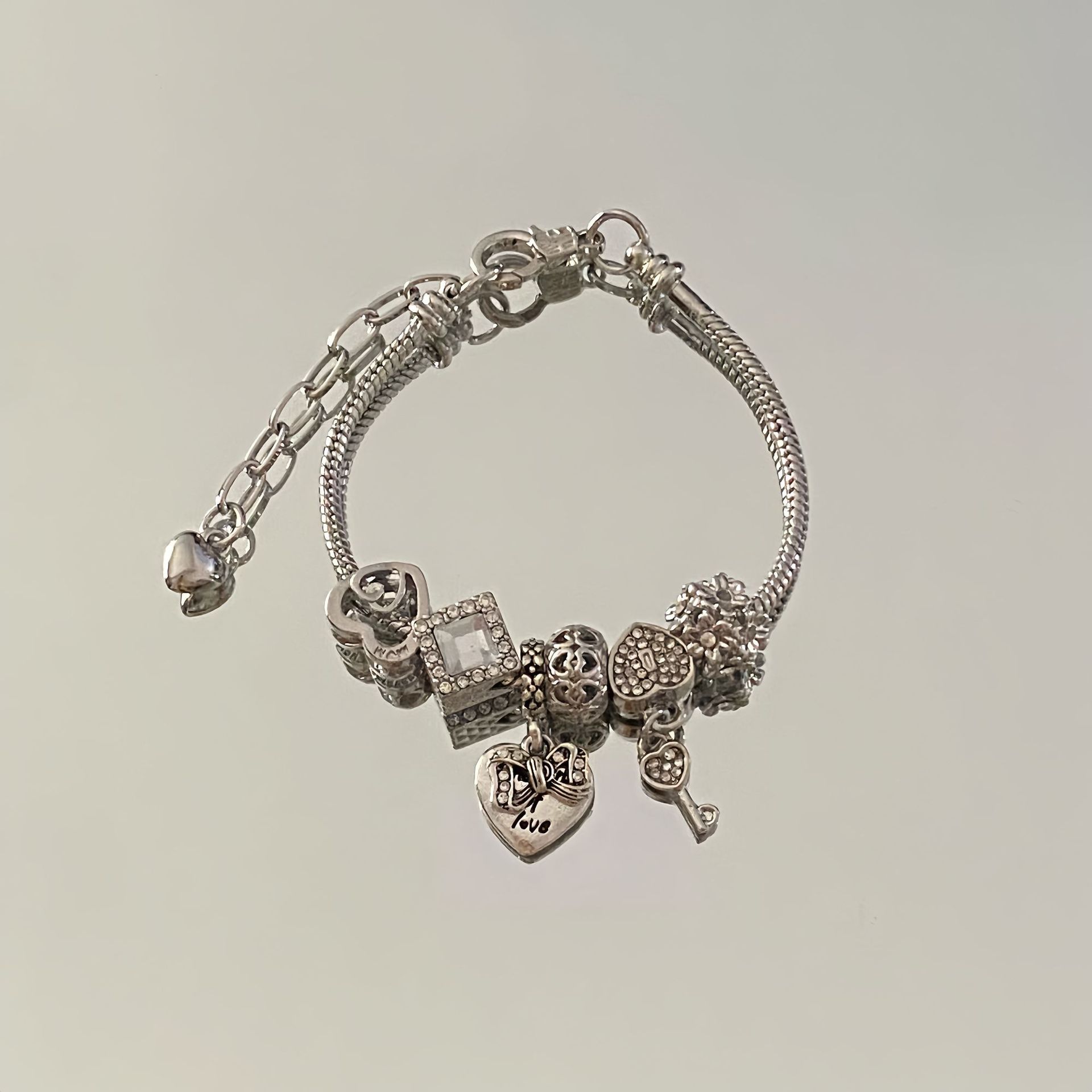 Bracelet en perles avec pendentif attrape-rêves queue de poisson_voghion.com