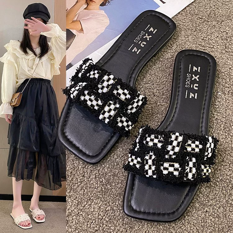 Новые летние женские шлепанцы в стиле Chanel с квадратным носком и клетчатым узором для пляжа, коллекция 2025 года