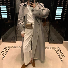 2025早春の新型感は腰を締めて中の長さの韓国風コートのダブルボタンのストライプのコートの女性を持ちます。