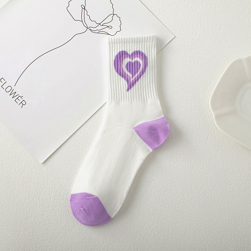 Calcetines de amor púrpura calcetines de media pantorrilla de alta apariencia para mujer de primavera y verano con letras de dibujos animados de moda estilo universitario calcetines de algodón