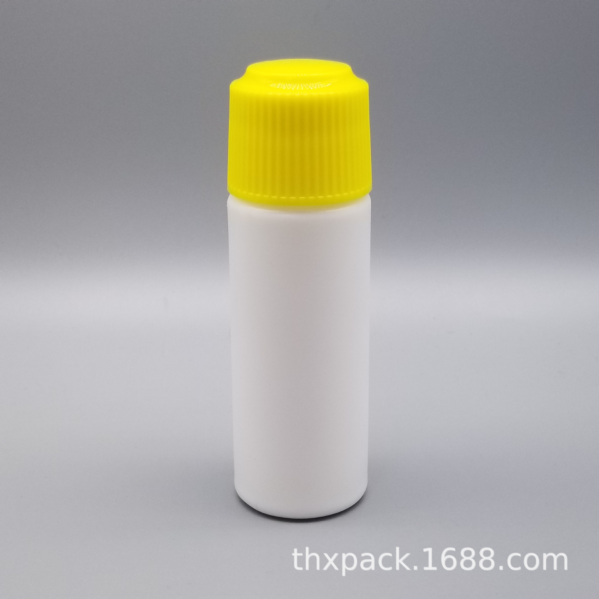 Plastic bath sponge