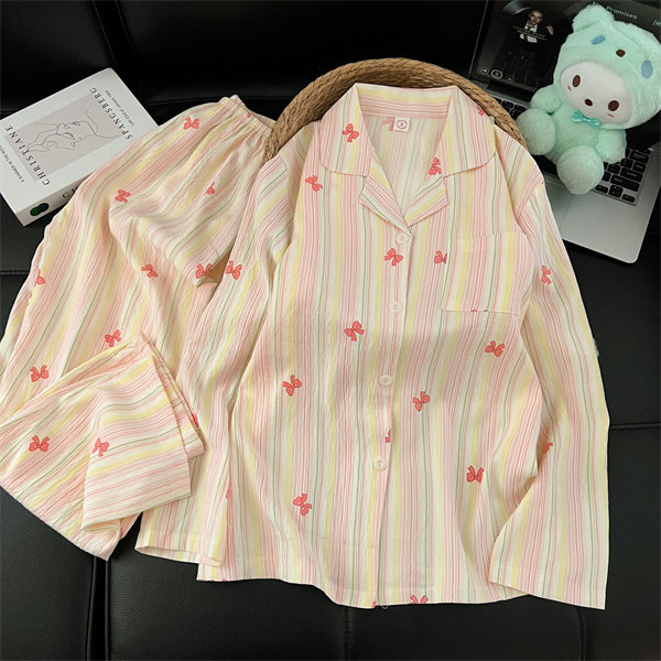 Al por mayor transfronterizo 2026 nuevo pijama de mujer nubes de algodón pantalones de manga larga cardigan con solapa de dibujos animados ropa para el hogar se puede usar fuera