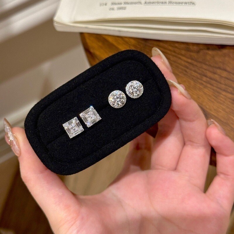 S925 スターリングシルバークラシックフルダイヤモンドプリンセスイヤリング女性用、芸術的、軽い、豪華、ファッショナブル、ハイエンドイヤリング|undefined