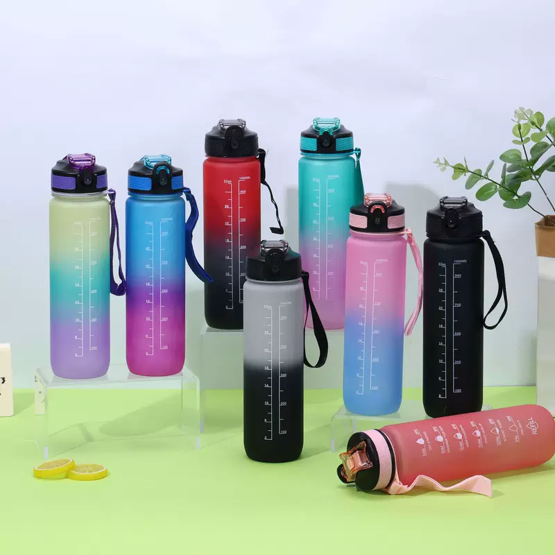 Handheld capacious plastic summer glass for water with glass, gradient
