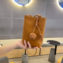 トップの牛革のシングル肩の女性欧米のバッグの女性は斜めに掛けて百合の本の革のカバンの実用的な小さい清新な皮の携帯電話の小銭入れを掛けます。