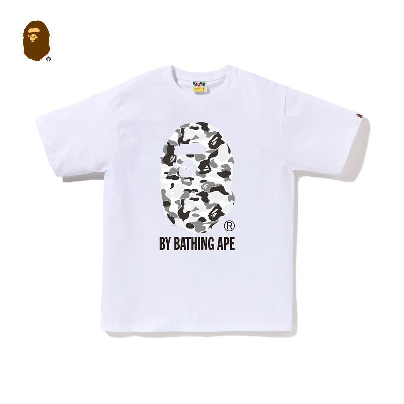 Camiseta de manga corta con letras image 1