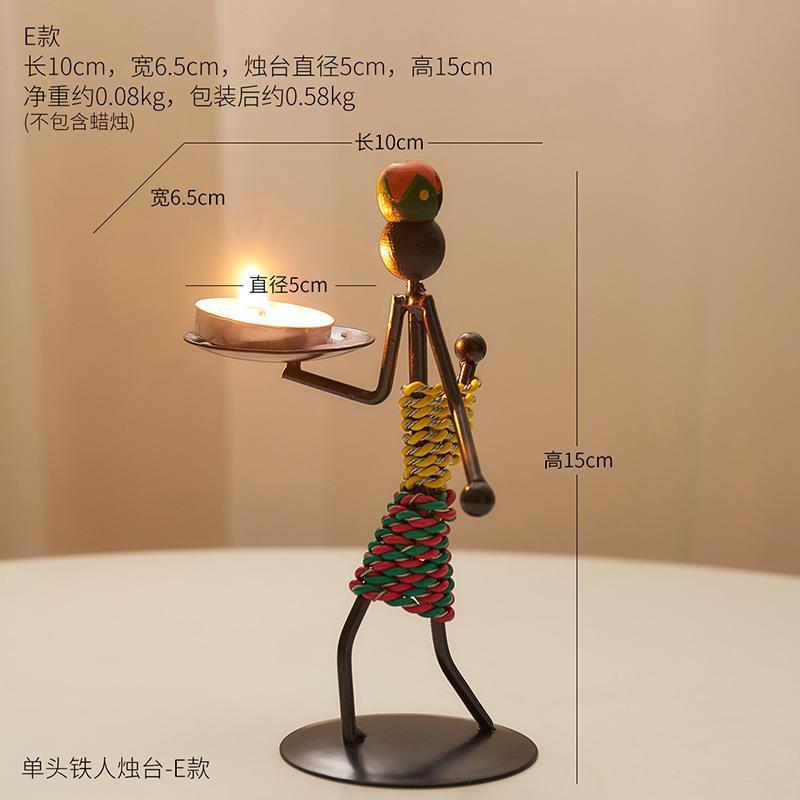 ヨーロッパ式の個性的なアイデアのろうそくの台の北欧のレストランの食卓は装飾品の音楽バーのカウンターの装飾の小さい置物を飾ります。|undefined