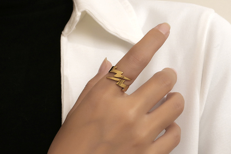 6g Weight Rings Classification 11, 12, 6 Ring Size 1 Piece Quantity Holiday, Daily Occasion Titanium Steel Material Lightning Pattern Men's Gender Polishing Design Simple Style Style Simple Style Lightning Titanium Steel Polishing Men's Rings 1