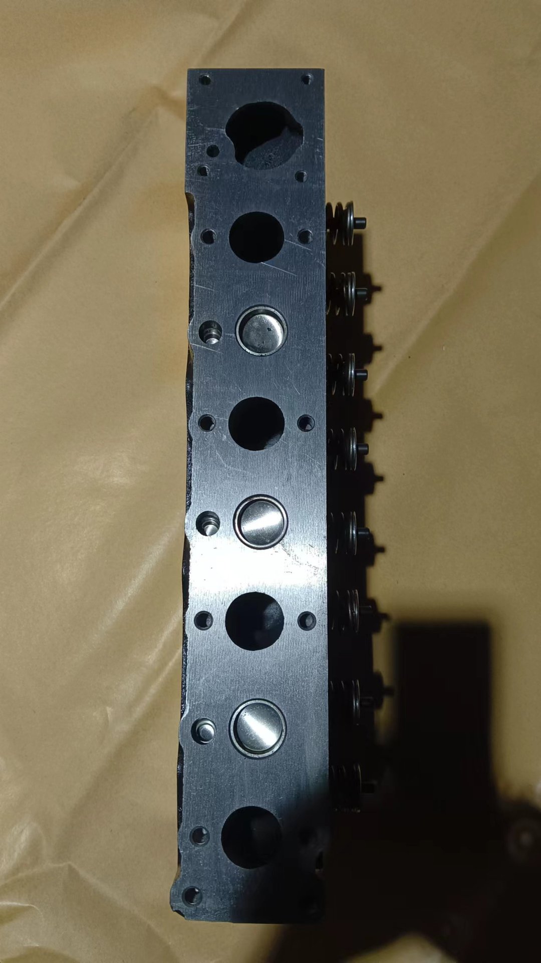 Factory Direct Engine Parts Engine Cylinder Head Assembly 404D-22 Four-Cylinder Cast Iron Cylinder Head 404D-22