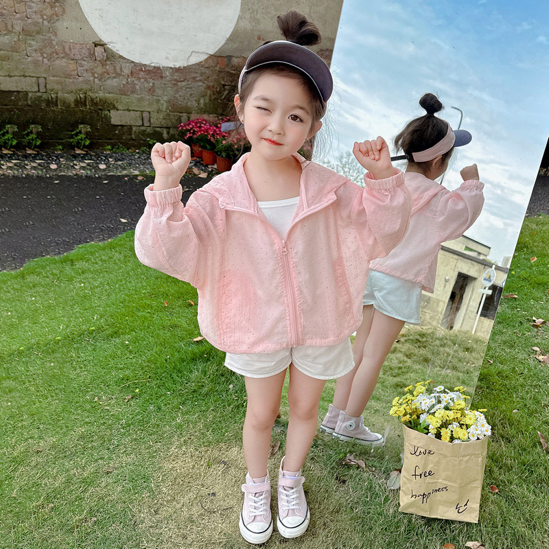 Ropa de protección solar con capucha para niñas ropa de verano 2025 nueva chaqueta delgada para niños verano protección UV ropa de piel para niños