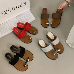 增高4cm一字带套趾凉鞋人字小坡跟夹趾凉拖鞋女夏新款海边沙滩鞋