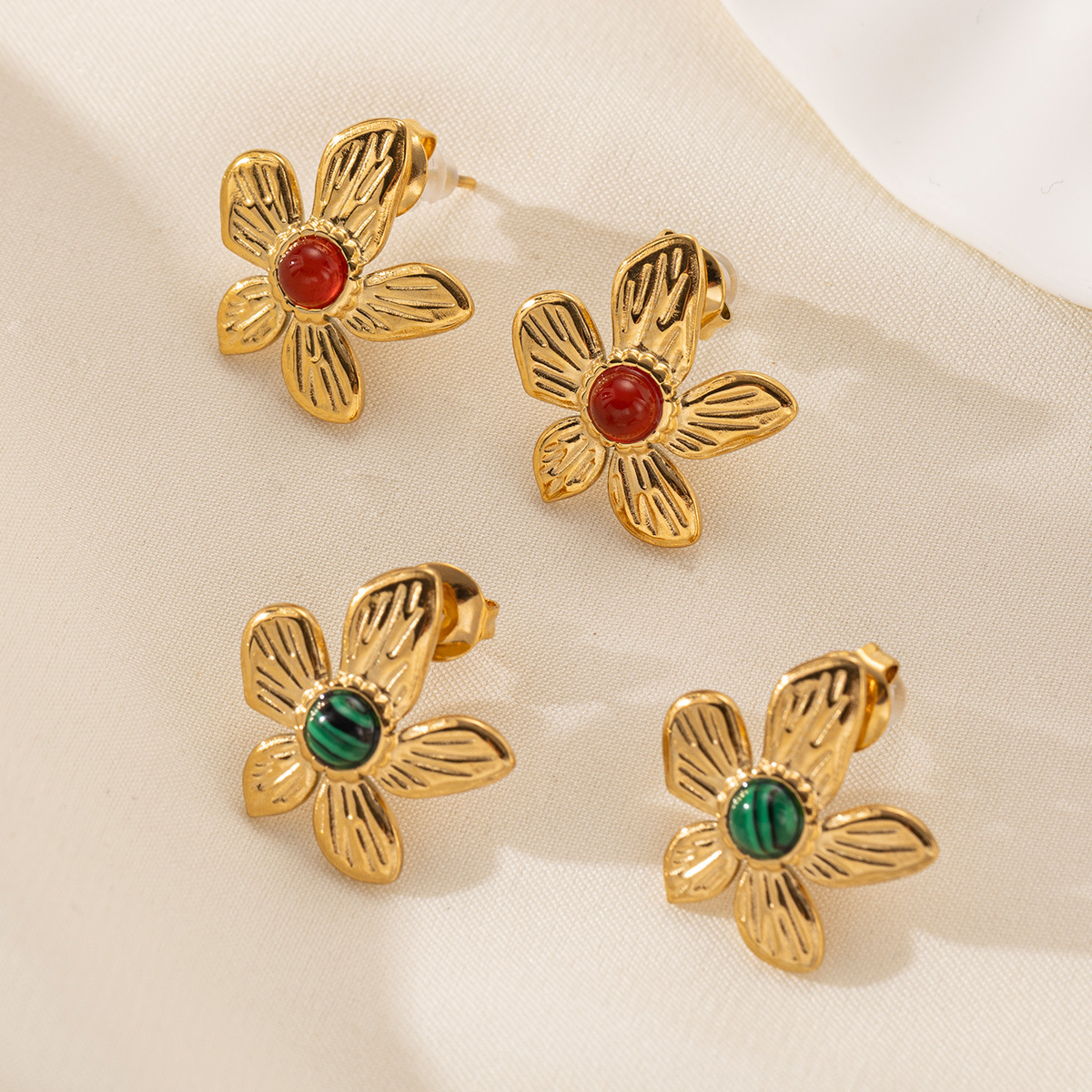 Taena anillo de acero inoxidable europeo y americano, acero de titanio, pendientes de flores de malaquita natural que no se desvanecen, anillo de traje transfronterizo femenino