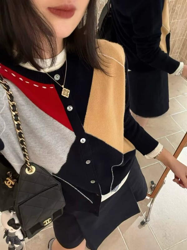 2026 Autumn/Winter New Designer Quilted Color-Block Wool Knit Cardigan Top Women's Outerwear 141 2026 Autumn/Winter New Designer Quilted Color-Block Wool Knit Cardigan Top Women's Outerwear 141