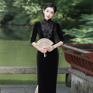 Catwalk Cheongsam 2025 New Black Velvet Elegant Long Style Slimming Look Old Shanghai Retro Chinese Style Gentle as Water