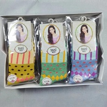 袜子男女秋冬加厚彩棉礼盒装不起球不掉色无骨缝合满包邮袜子批发