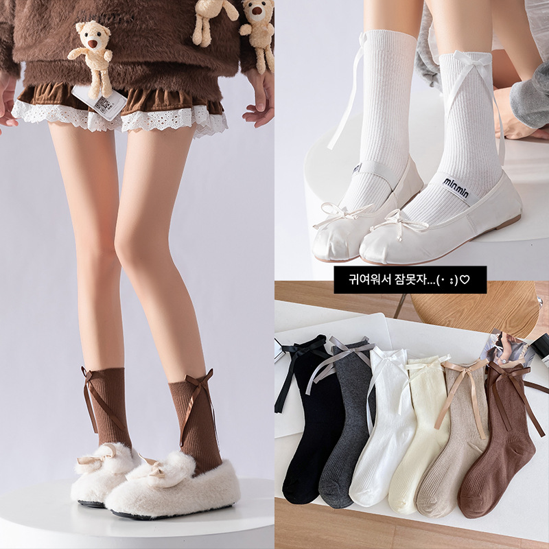 Calcetines de mujer primavera y otoño arco cinta rayas verticales dobles agujas blancas JK Lolitains calcetines de algodón Miu