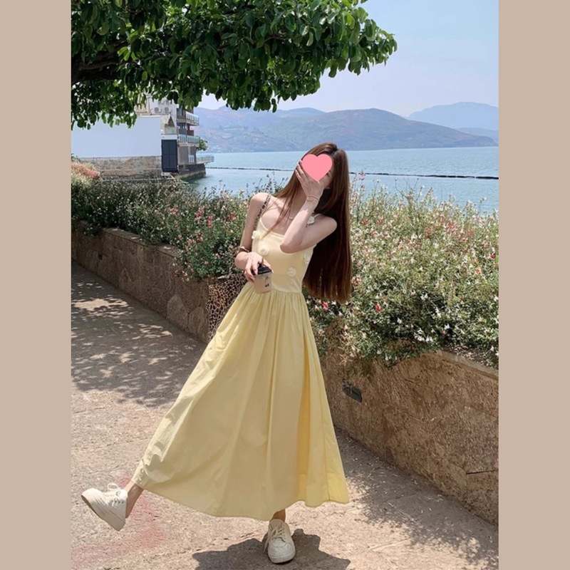 设计感立体花朵黄色吊带连衣裙女夏季新款温柔风收腰显瘦气质长裙|undefined