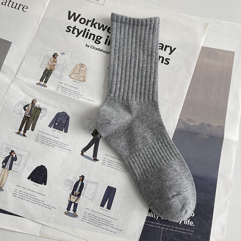 Plusox calcetines marrones calcetines de media pantorrilla de mujer Primavera, Otoño e Invierno calcetines japoneses retro hilo grueso pila ins moda