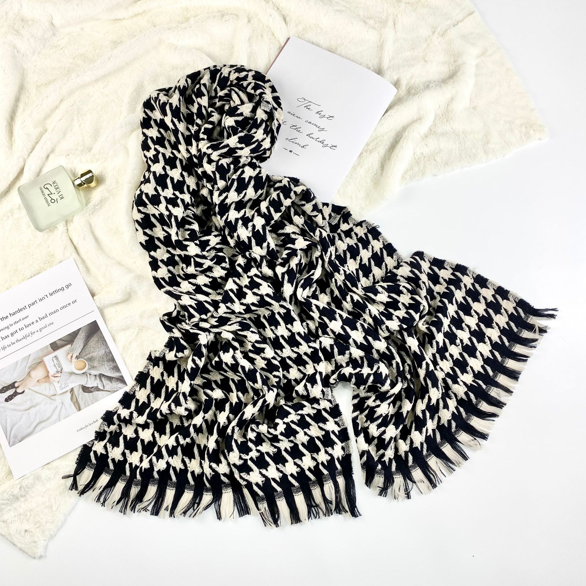 300g Weight Women's Fashion Houndstooth Polyester Scarf