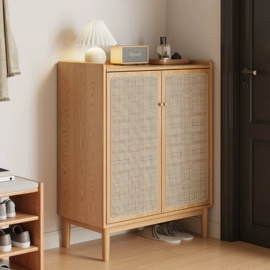 实木床;餐桌;餐椅