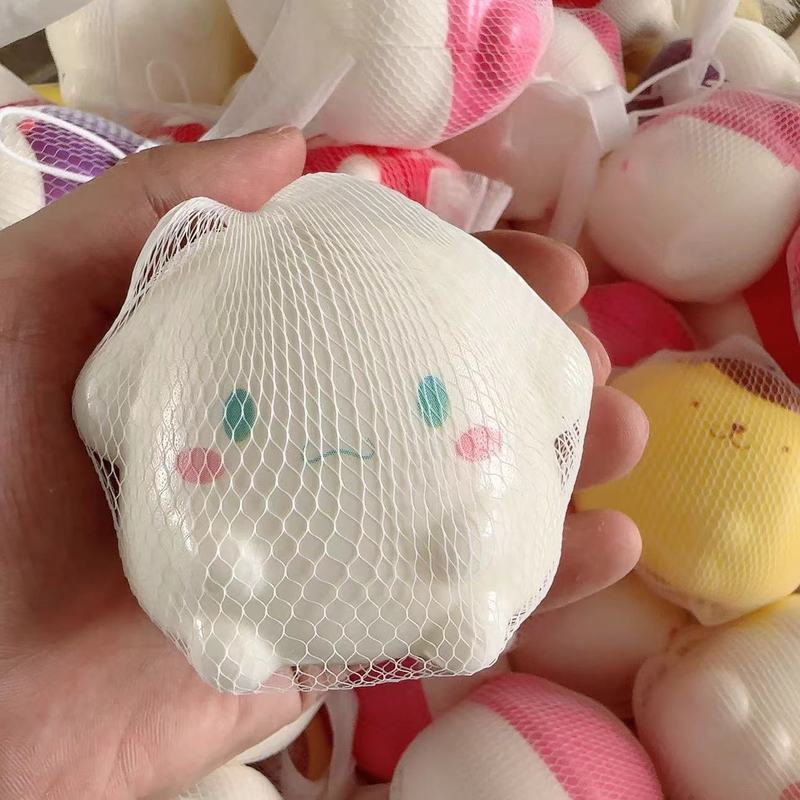 解凍神器敬礼カエルのおもちゃはゆっくりとリバウンドして人形を飾っています。|undefined