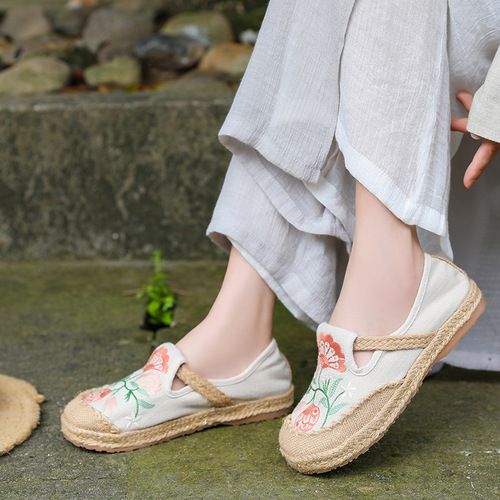 Fairy Chinese folk dance hanfu shoes female flat a pedal lazy fisherman flax shallow mouth leisure old Beijing cloth shoes