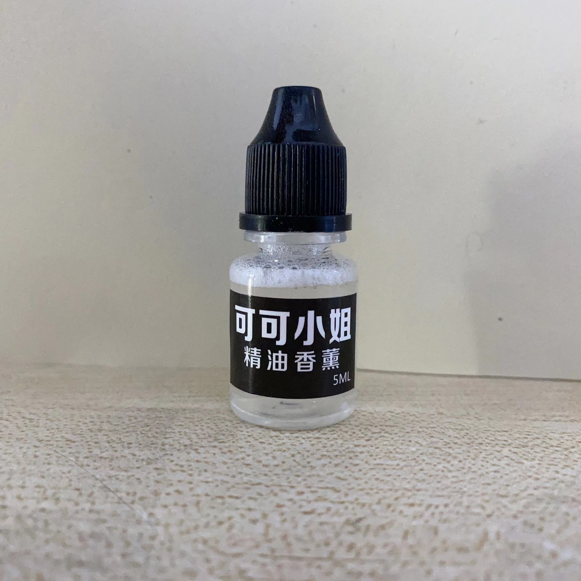 Suplemento de perfume de coche a base de aceite, suplemento de aceite esencial de coche, perfume transparente de aromaterapia de alta concentración para carga de coche 5ml