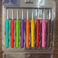 【メーカー】柔らかい柄のかぎ針を卸売りします。