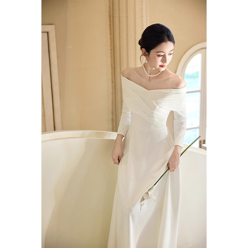High-End White Evening Dress, Banquet Style, One-Shoulder Long-Sleeved Host Performance Dress, Engagement Dress