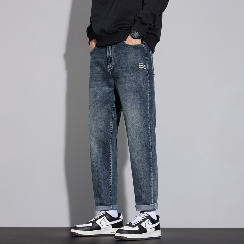 2025 casual men's jeans, straight-leg, slim-fit, loose version, versatile, trendy, distressed wash, flattering on all body types, not tight-fitting