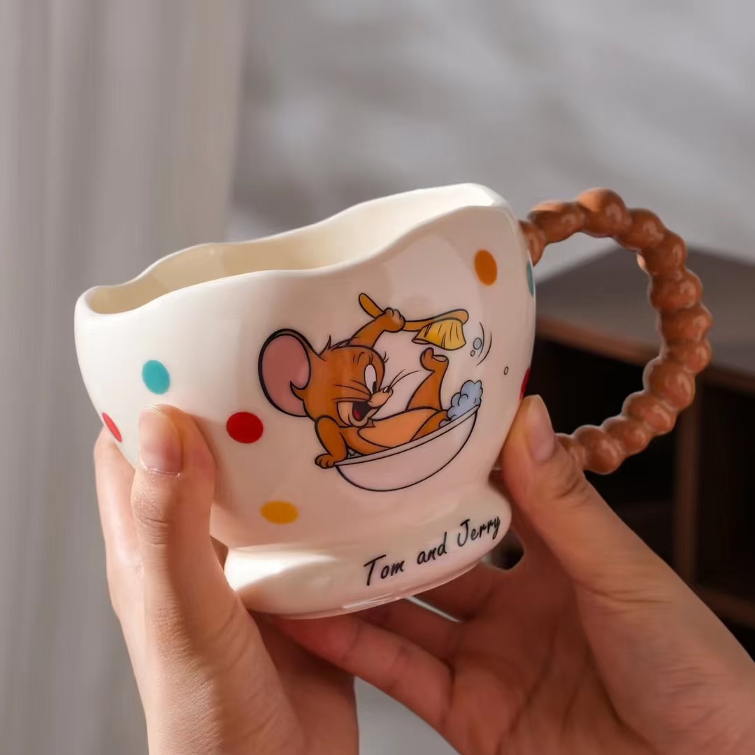 Taza de bebida de gato y ratón autorizada genuina Regalo de cerámica Taza de desayuno de gato Tom personalizada Taza de regalo de mano