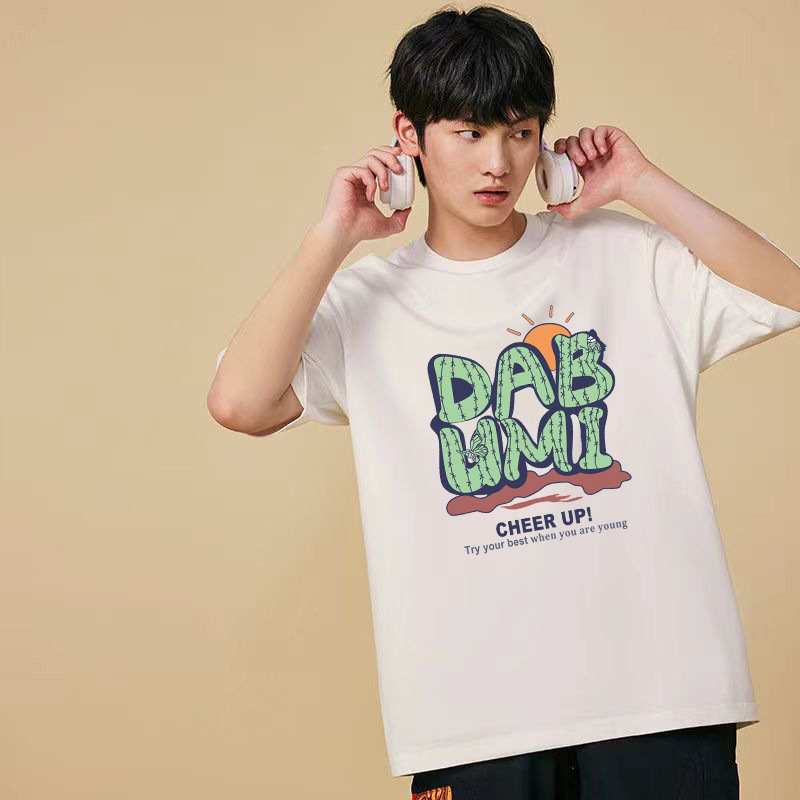 T-shirt de mangas cortas para hombres 2026 nuevo estilo de verano pareja chaqueta de hielo fresco estilo de puerto relajado transpirable T corta cómoda