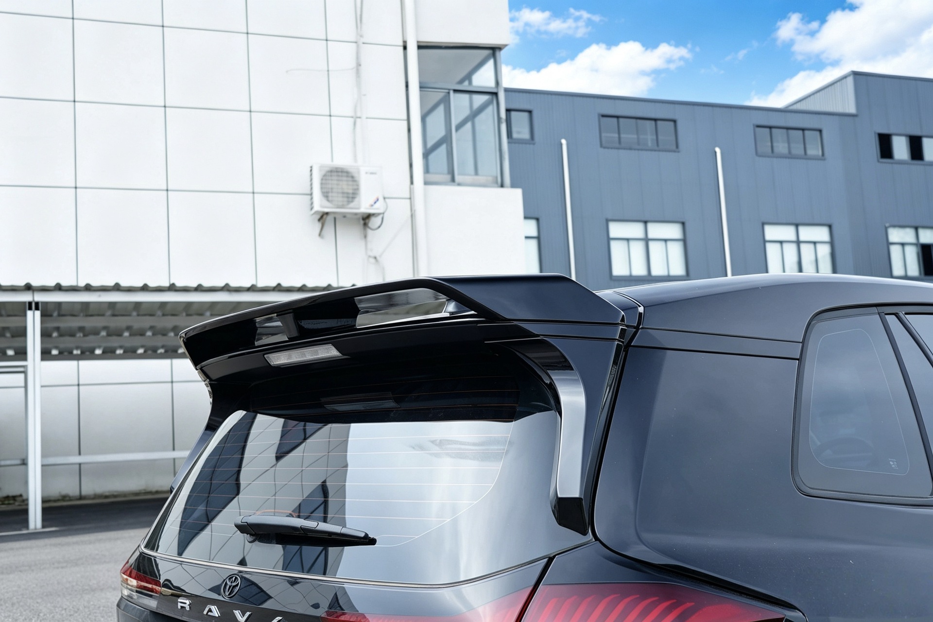 Suitable for 26 Models of Rav4, Rongfang, and Wildlander Modified Front Spoiler, Side Skirts, Rear Bumper, Roof Wing, Rear Diffuser, and Louvered Spoiler