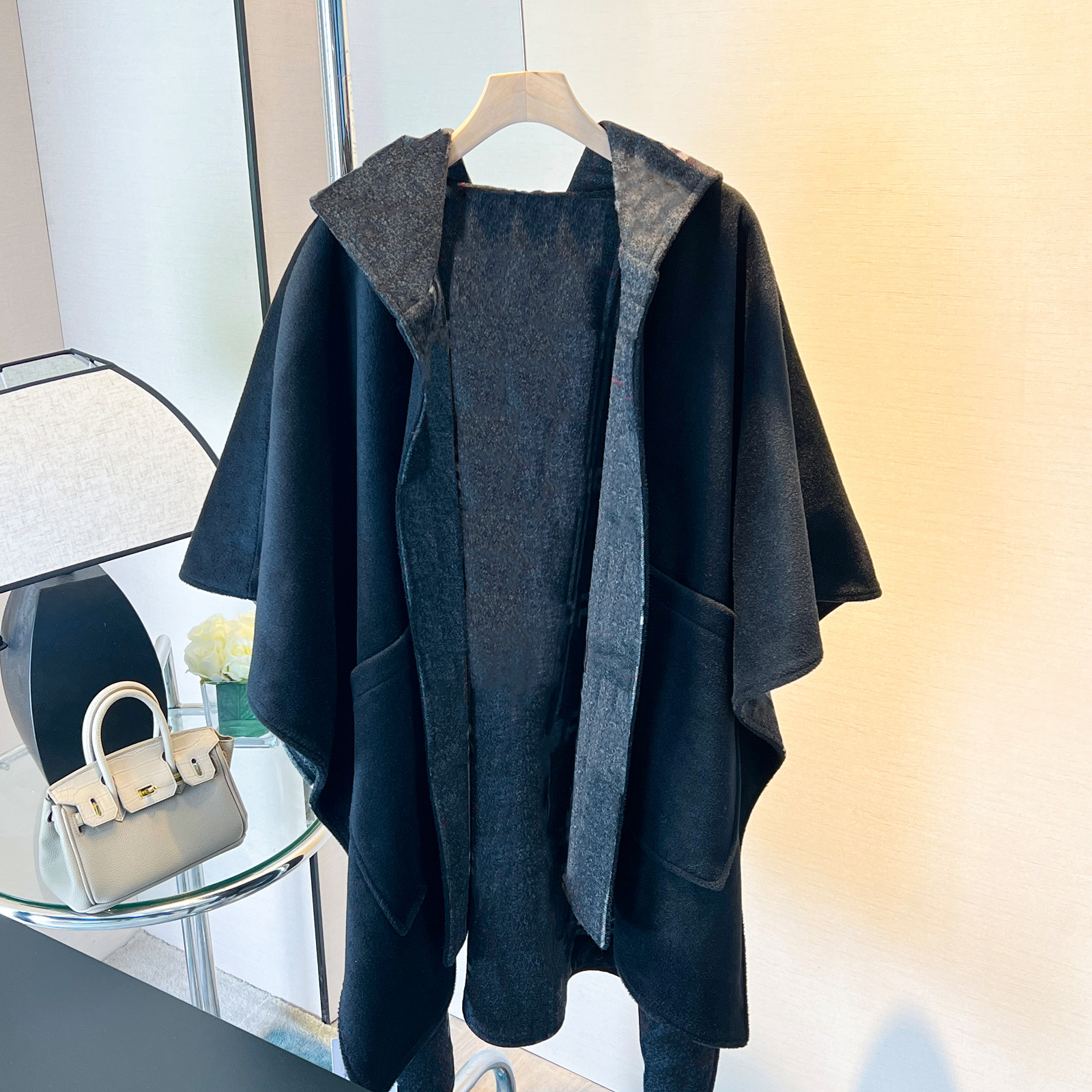 2024新款黑色格纹毛呢斗篷厚呢子连帽大码宽松围巾披肩外套女秋冬