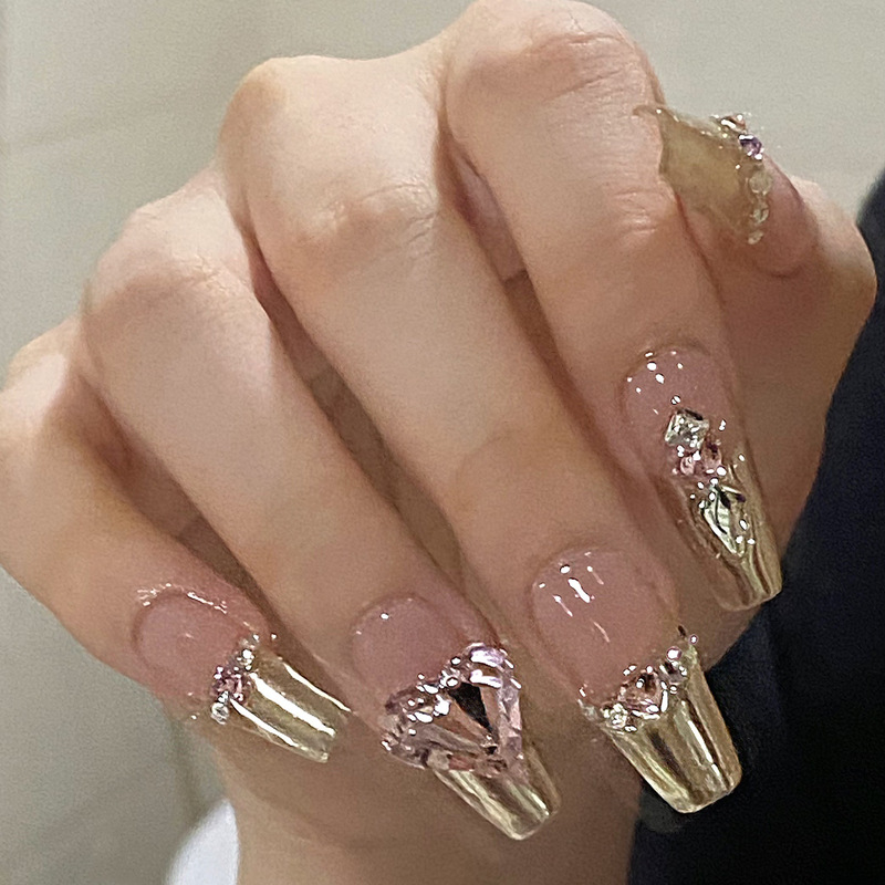 There will be a cat French magic mirror edge Millennium hot girl sweet cool metal future technology sense advanced temperament wear armor