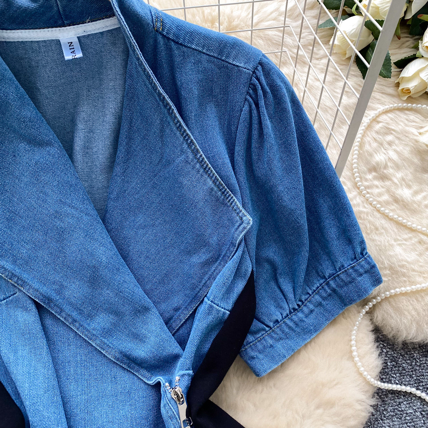 Women's French-Inspired V-Neck Short Sleeve Blouse With Asymmetric Hem And Waist-Defining Silhouette_ecoleips.com