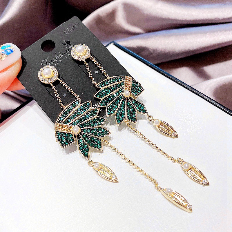 Retro Long Tassel Zircon Micro-inlaid Copper Earrings Wholesale Nihaojewelry display picture 2