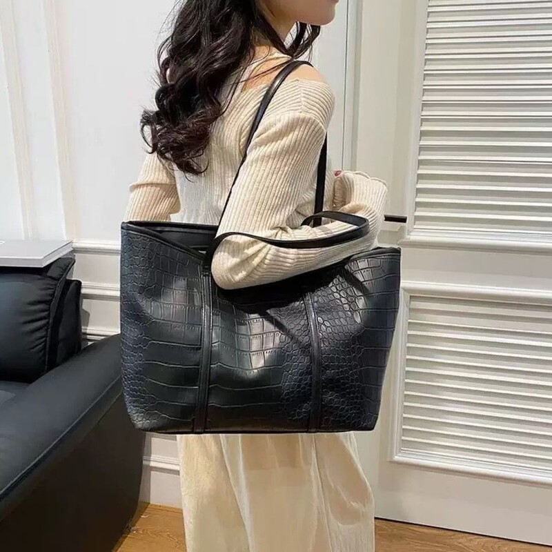 Black Crocodile Pattern Large-Capacity Tote Bag, 2026 New Style, Versatile for Commuting, Simple Handbag and Shoulder Bag Black Crocodile Pattern Large-Capacity Tote Bag, 2026 New Style, Versatile for Commuting, Simple Handbag and Shoulder Bag