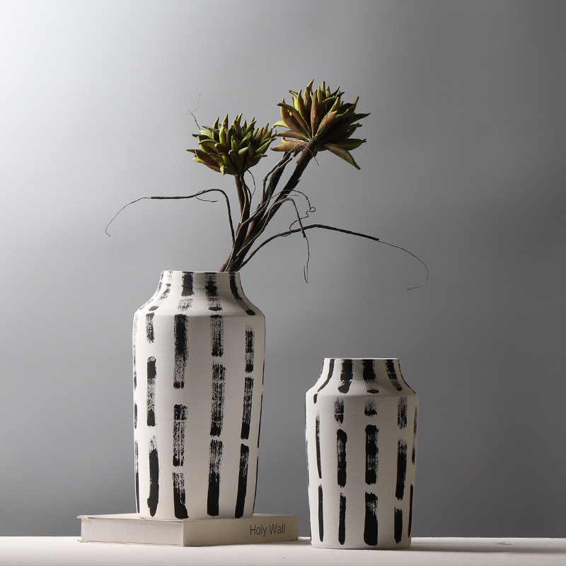 Retro style color matching pottery hand-pulled blank flower arrangement decoration ink clay vase B & B creative soft decoration Retro style color matching pottery hand-pulled blank flower arrangement decoration ink clay vase B & B creative soft decoration