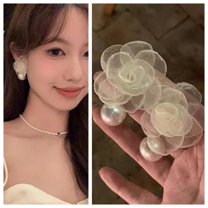 Fresh elegant earrings pearl