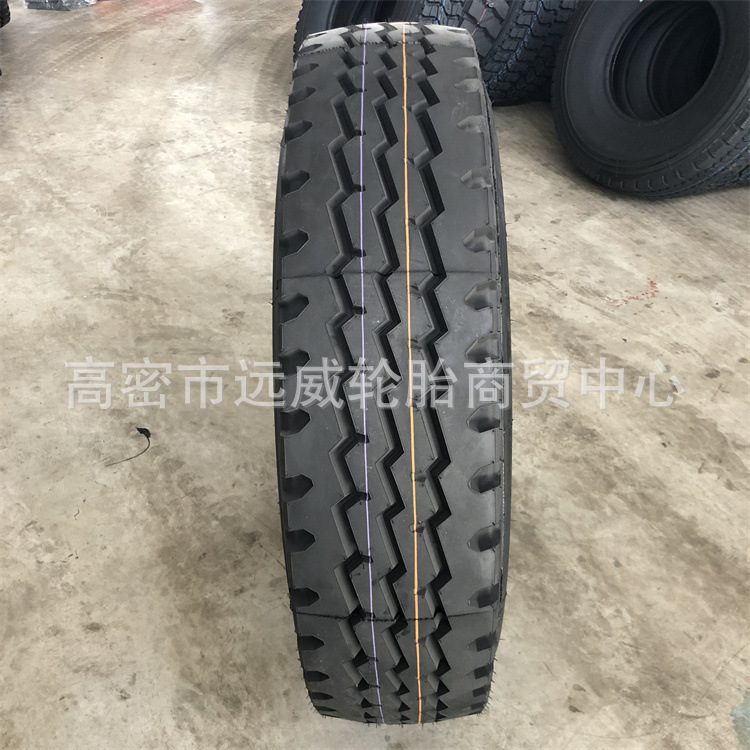 11R22.5卡客车轮胎11.00R22.5前四后八真空轮胎