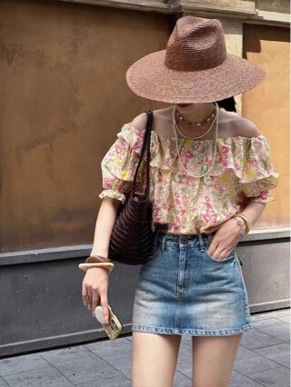 French Retro Floral One-Shoulder Shirt Summer Designer Niche Ruffled Short-Sleeved Silk Top 172