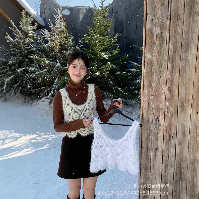 Autumn and Winter New Style Literary Retro Heavy Craft Sequined Mink Fur Cut Out Vest Women's Loose Sleeveless Blouse Casual Top Autumn and Winter New Style Literary Retro Heavy Craft Sequined Mink Fur Cut Out Vest Women's Loose Sleeveless Blouse Casual Top